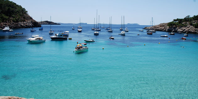 Alquiler de Barcos en Ibiza: Independiente vs trasbordo