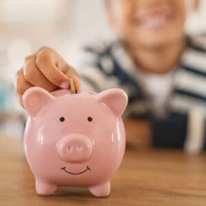 Enseñar a niños la importancia de ahorrar