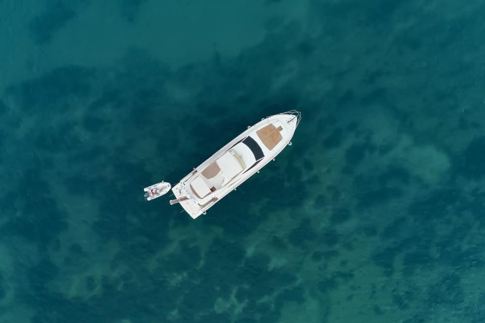 bote en mar