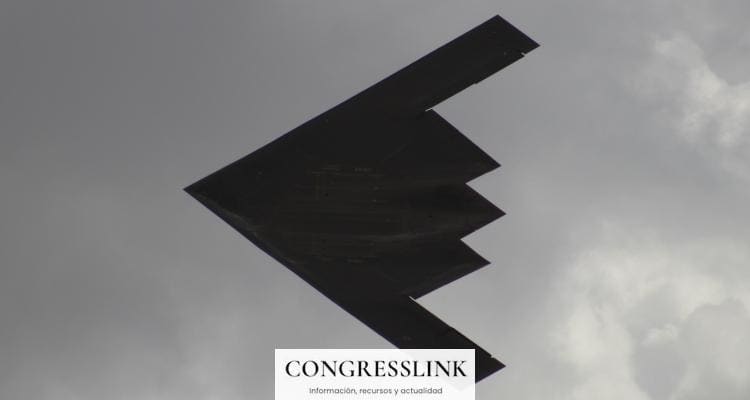 El B-2 Spirit la arma invisible para el control geopolítico
