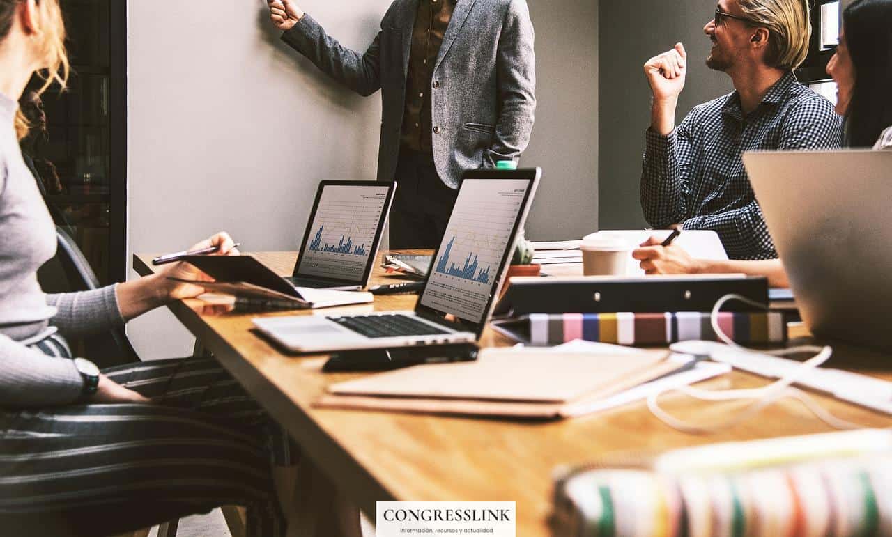 Team building: experiencias que transforman equipos y fortalecen la cultura empresarial